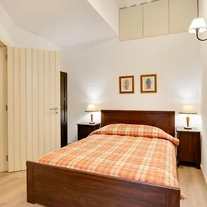 apt-charming-new-in-the-heart-of.hotels-lisbon-portugal.com/