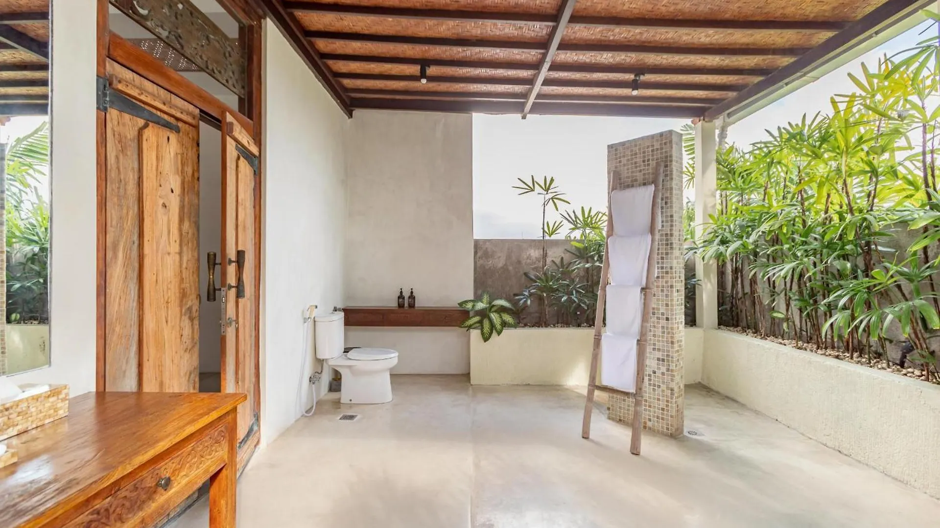 Villa Ace - Modern 2Br Villa In Seminyak With Spacious Bedrooms, Bathtub & Private Pool