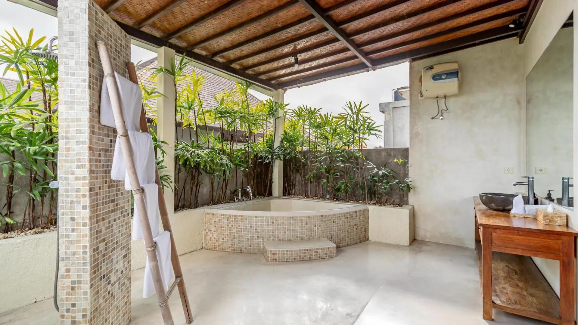 Villa Ace - Modern 2Br Villa In Seminyak With Spacious Bedrooms, Bathtub & Private Pool 0*, Seminyak (Bali) Indonesia