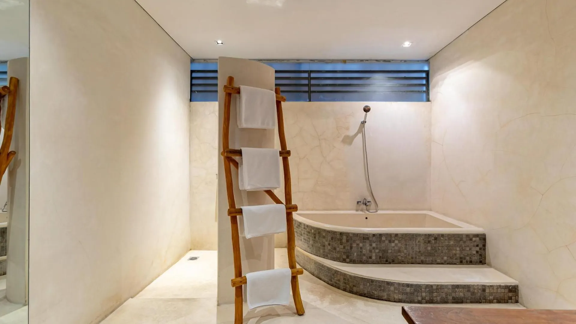 Villa Ace - Modern 2Br Villa In Seminyak With Spacious Bedrooms, Bathtub & Private Pool Indonesia