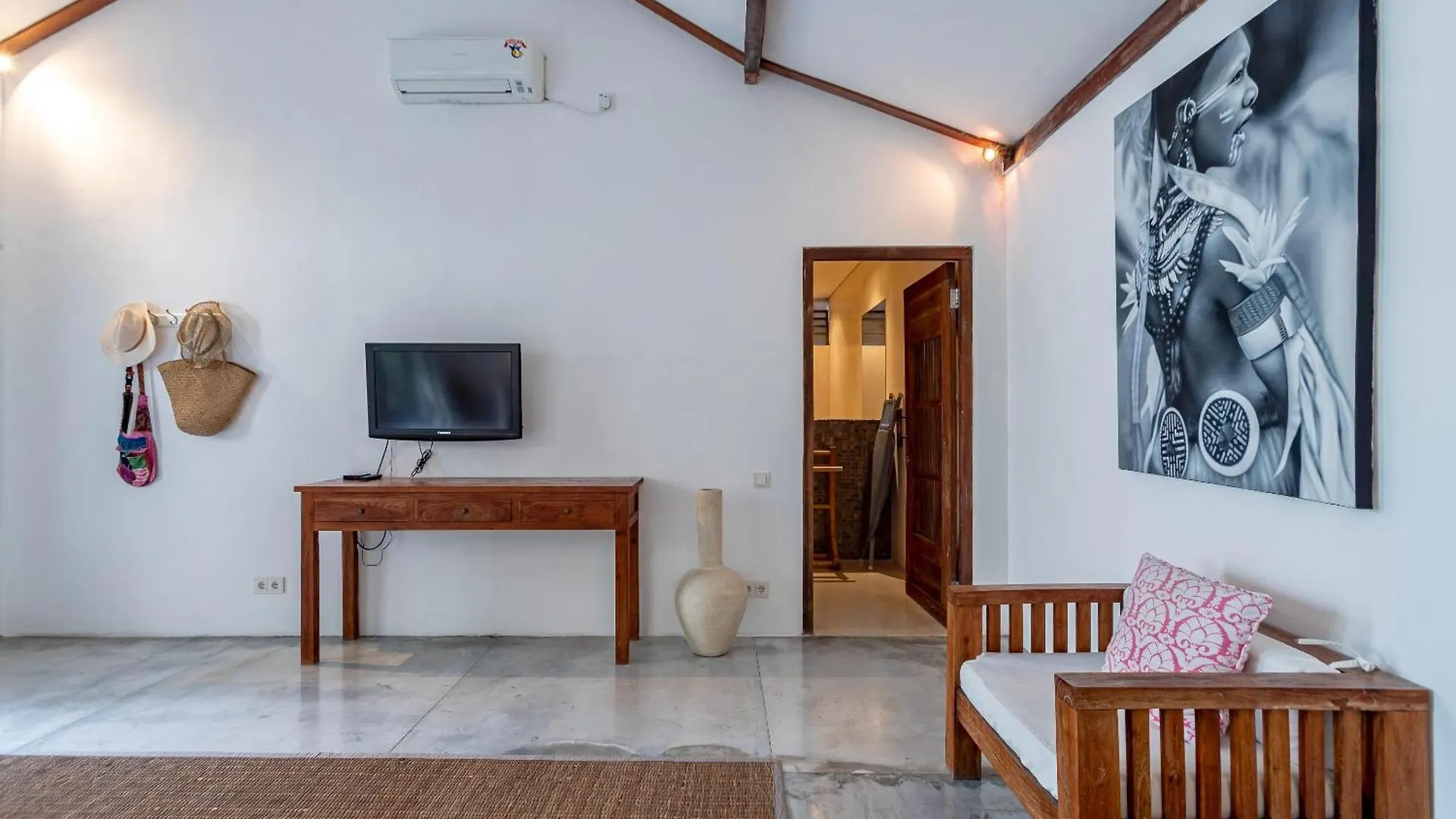 Villa Ace - Modern 2Br Villa In Seminyak With Spacious Bedrooms, Bathtub & Private Pool